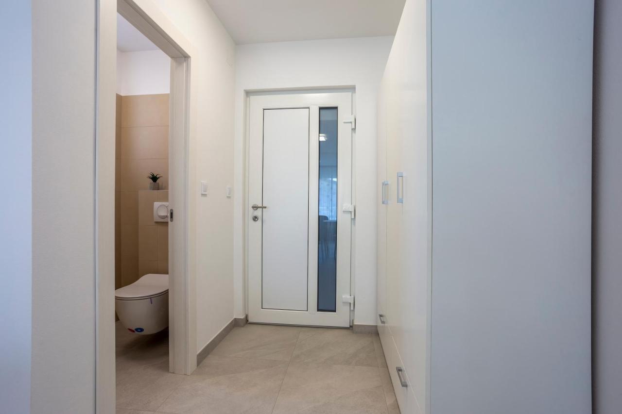 City Apartments Silver พูลา ภายนอก รูปภาพ