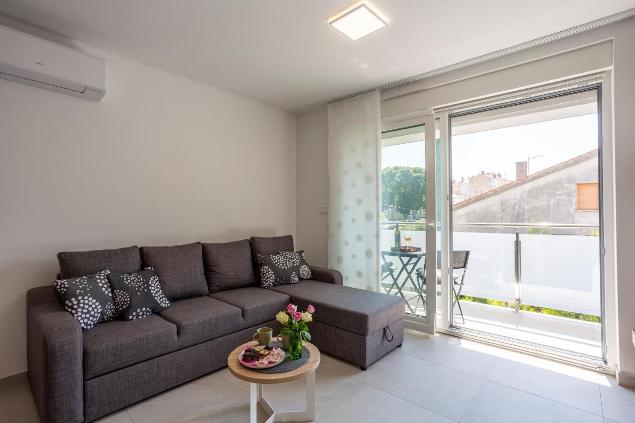 City Apartments Silver พูลา ภายนอก รูปภาพ