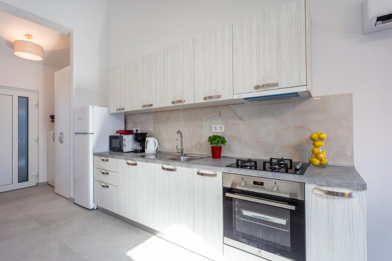 City Apartments Silver พูลา ภายนอก รูปภาพ