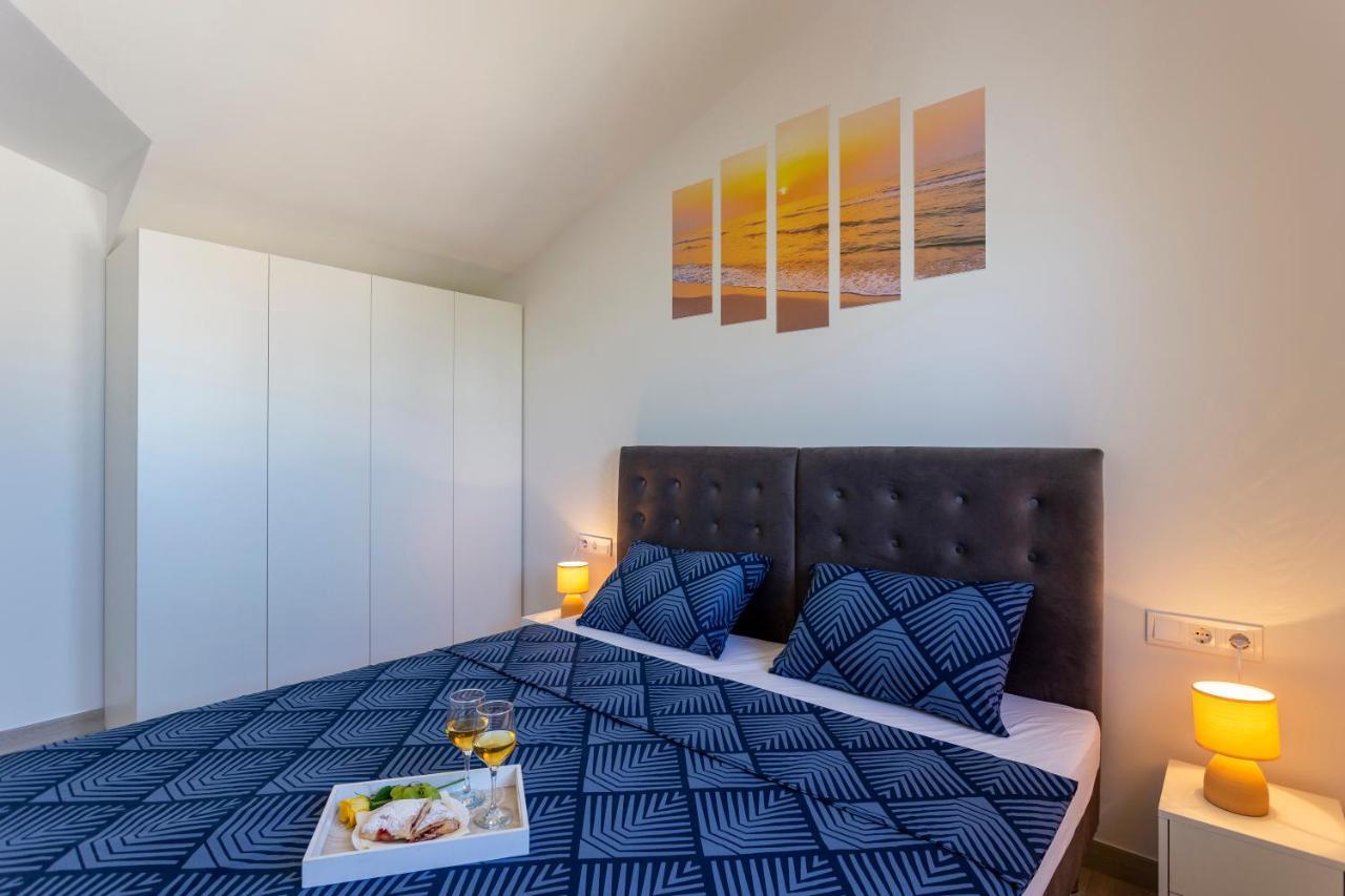 City Apartments Silver พูลา ภายนอก รูปภาพ